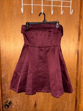 Fashion Nova Strapless Skater Dress in Burgundy